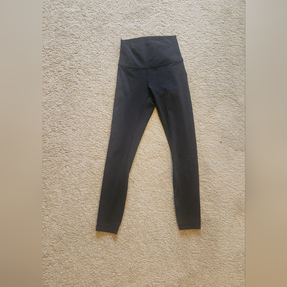 Black Lululemon Wunder Under tights